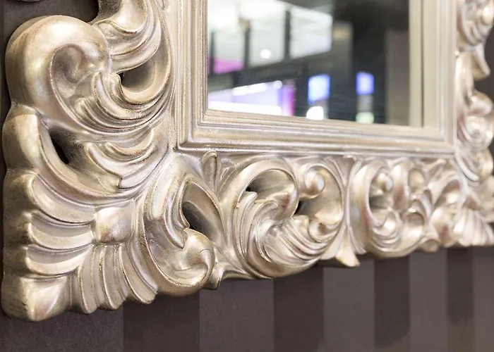 Готель Ogtours Au Relais Saint Eloi *